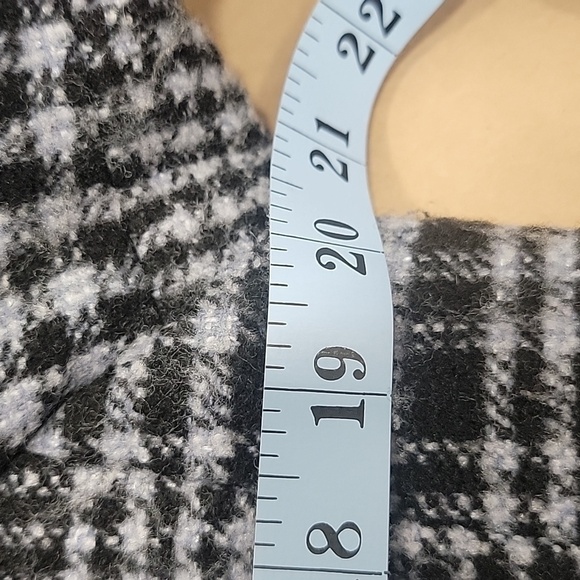 Old Navy, Size M, Soft-Brushed Oversized Blazer, Black, Gray-Blue Plaid, EUC - Picture 7 of 12